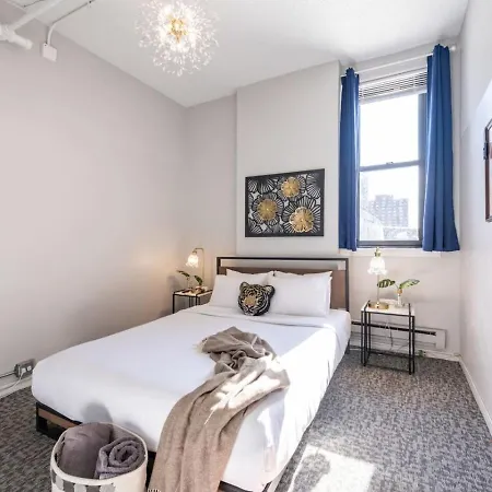 Apartment Sleep 14 Downtown, Vintage 5bd-2ba Gym & Patio