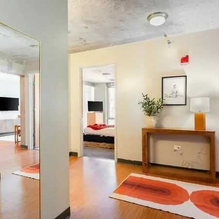 Downtown 2bd Gym Near Park Museums #4 Apartment