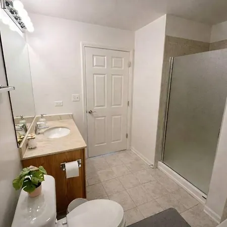 Grant Park 2br With Balcony Skyline View & Gym In Downtown * Chicago