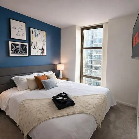 Grant Park 2br With Balcony Skyline View & Gym In Downtown Chicago