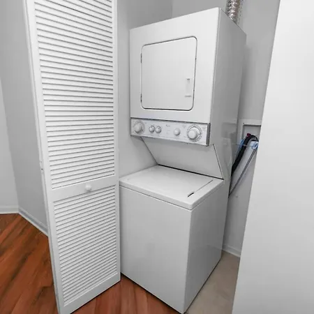21st Floor Skyline 2br Near Grant Park & Field Museum Apartment *