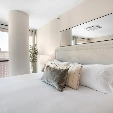 Downtown Penthouse Views Gym, Parking #1 Apartment *