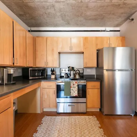 Downtown 9bd - Sleep 18 -