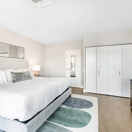Downtown Penthouse Views Gym, Parking #1 Apartment *
