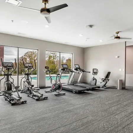 Landing Modern 2bd Clubhouse Gym Chicago