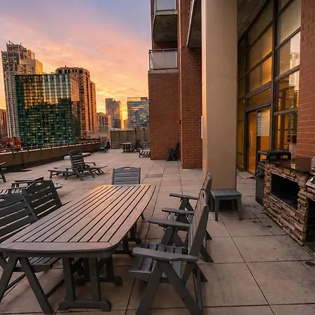 Apartment 21st Floor Skyline 2br Near Grant Park & Field Museum Chicago