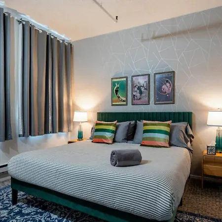 Apartment Spacious Downtwn Penthouse Vintage 3bd-gym & Balcony #2 *