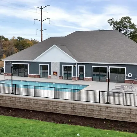 Landing Modern 2bd Clubhouse Gym Chicago