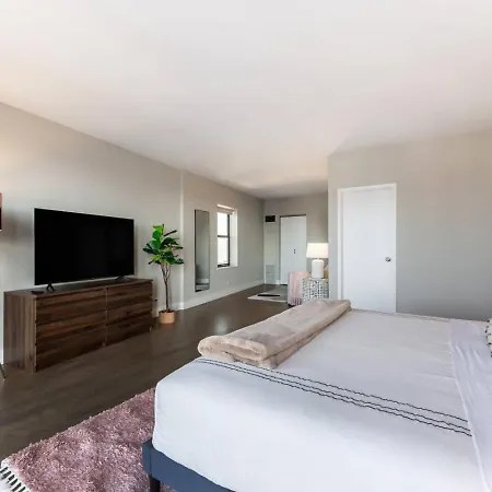 Apartment Downtown Penthouse 3bd Views Parking Gym #2