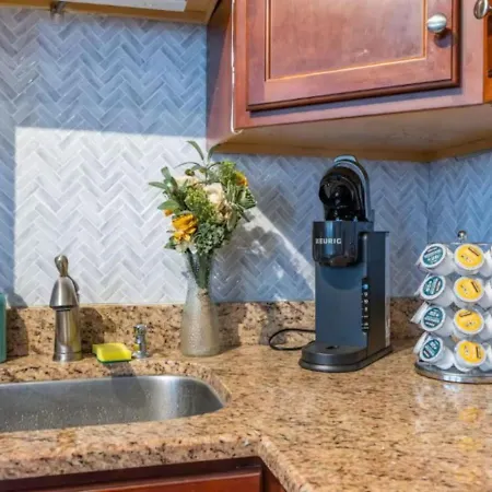 Apartment Sleep 14 Downtown, Vintage 5bd-2ba Gym & Patio