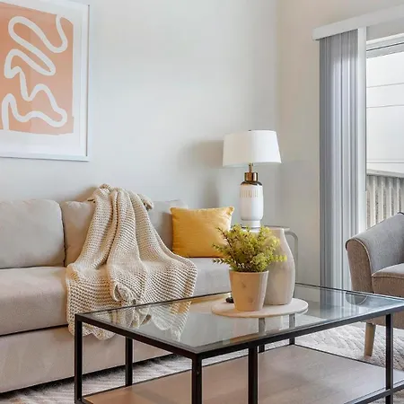 Landing Modern 2bd Clubhouse Gym Apartment Chicago