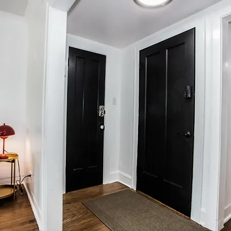 King Bed, Great Wifi, United Center, Walk To Train Apartment Chicago