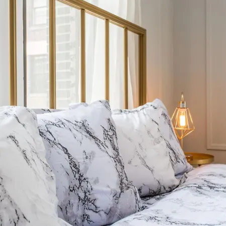 Downtown Magnificent Mile Sleep 20 6bd-6ba Apartment *