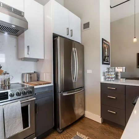 Downtown Penthouse 3bd Views Parking Gym #2 Apartment *