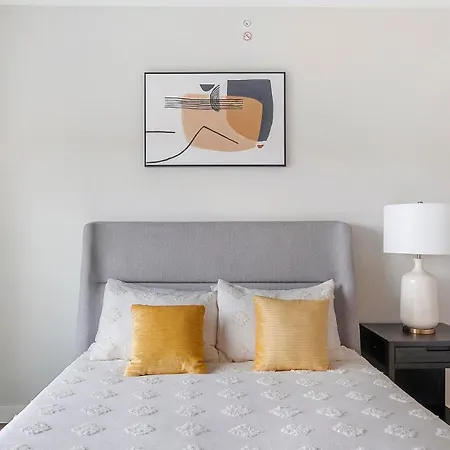 Landing Modern 2bd Clubhouse Gym