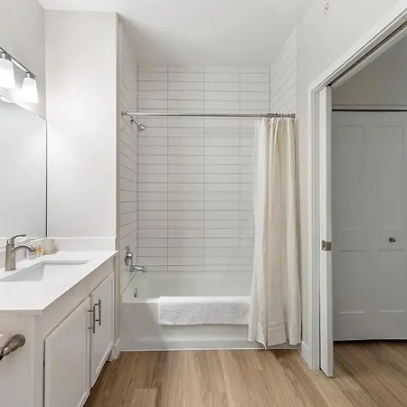 Landing Modern 2bd Clubhouse Gym Apartment *