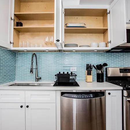 King Bed, Great Wifi, United Center, Walk To Train * Chicago