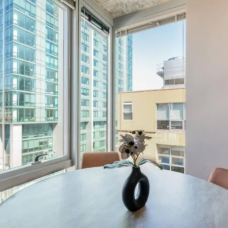 Downtown 9bd - Sleep 18 - *