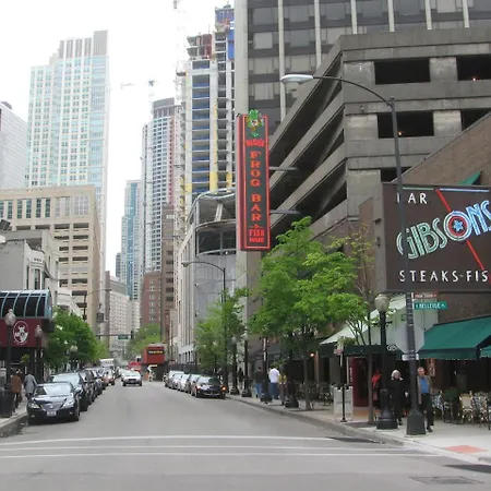 Downtown Magnificent Mile Sleep 20 6bd-6ba Apartment