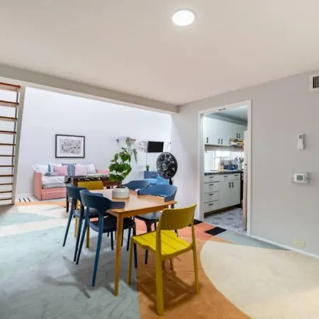 Apartment Sleep 25 - Huge Downtown Vintage Lofts, Balcony & Gym *