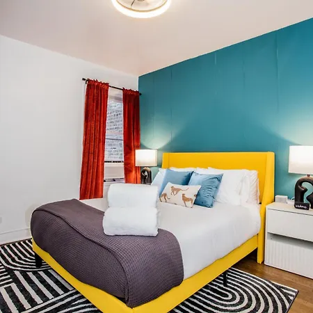 King Bed, Great Wifi, United Center, Walk To Train Apartment Chicago