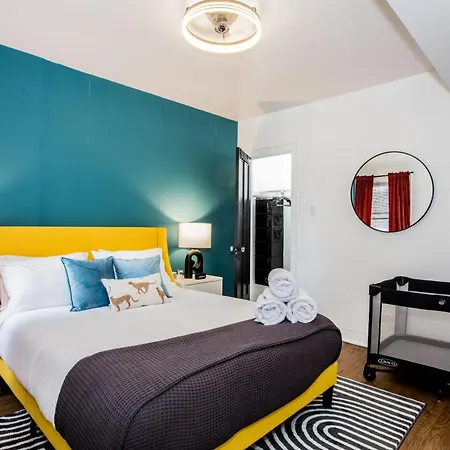 King Bed, Great Wifi, United Center, Walk To Train Chicago