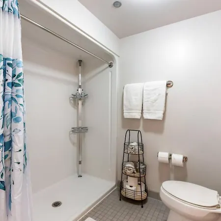 Downtown 9bd - Sleep 18 -
