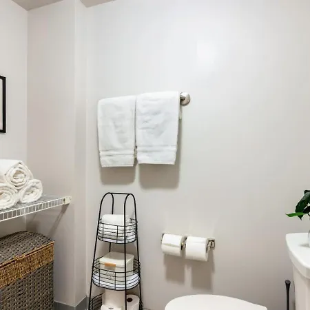 Downtown 9bd - Sleep 18 - Apartment *