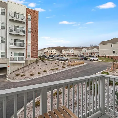 Landing Modern 2bd Clubhouse Gym