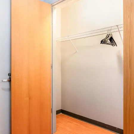 Apartment Downtown 9bd - Sleep 18 - *