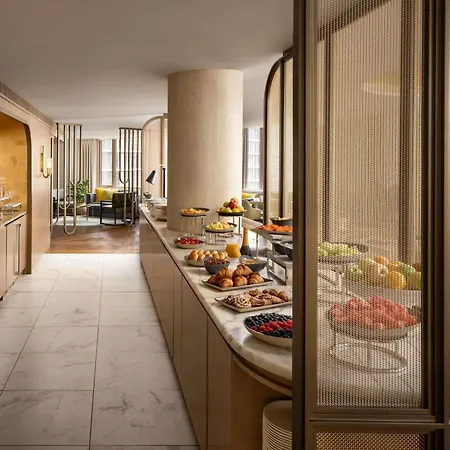 Fairmont Millennium Park 4*