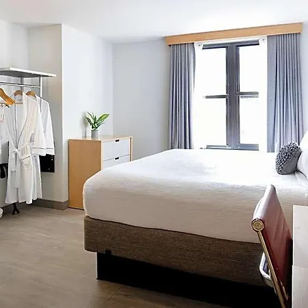 Hotel Saint Clair - Magnificent Mile 4*