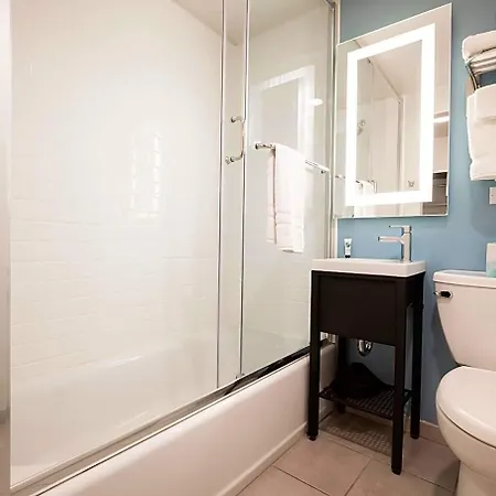 Hotel Saint Clair - Magnificent Mile