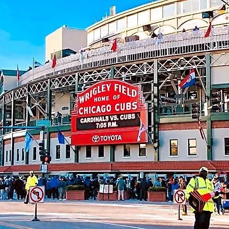 Saint Clair - Magnificent Mile 4*