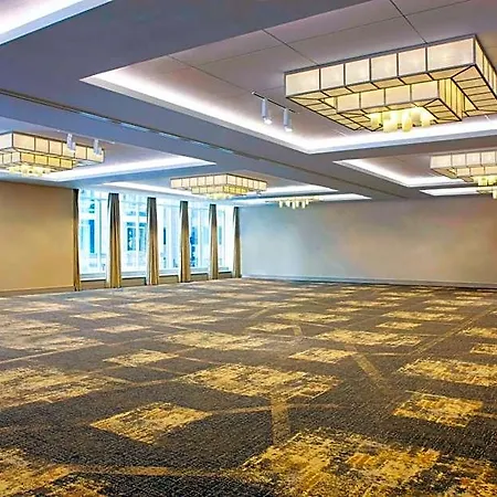 Hotel The Westin Michigan Avenue 4*