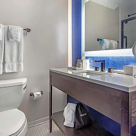 Hilton Vacation Club Hotel Blake Chicago