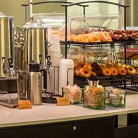 Kinzie Hotel 4*
