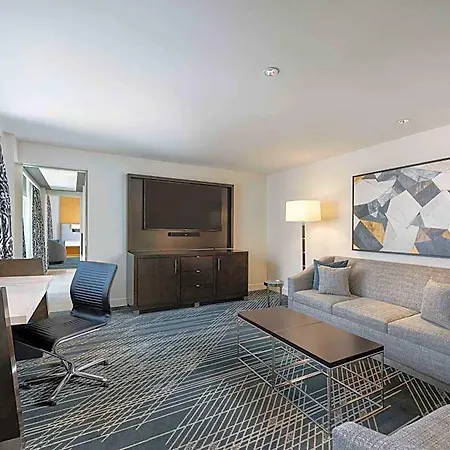 Hotel Sofitel Magnificent Mile 5*