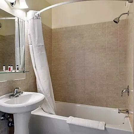 Hotel Travelodge By Wyndham Downtown