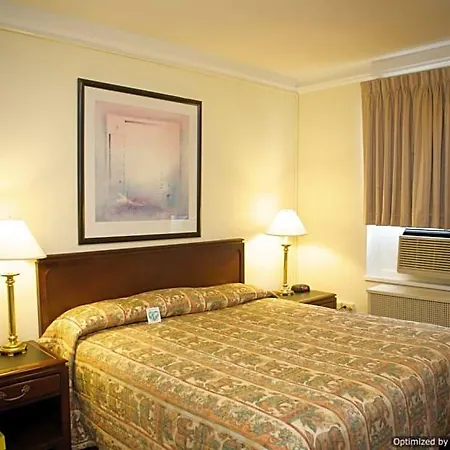 Travelodge By Wyndham Downtown Chicago