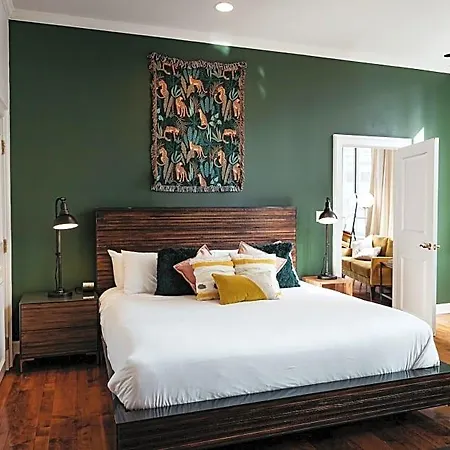 Selina Hotel
