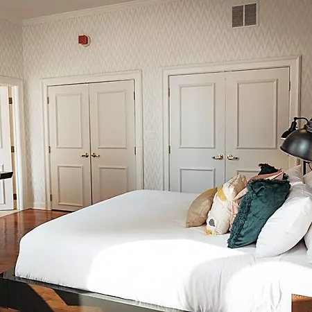 Selina Hotel