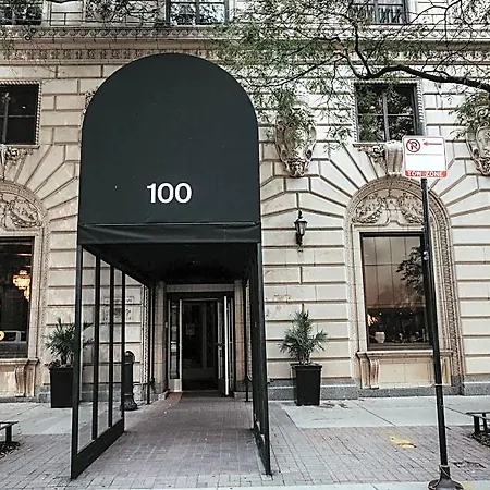 Selina Hotel 3*