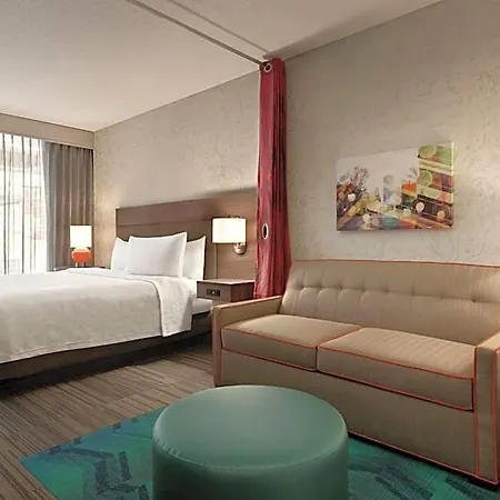 Hotel Home2 By Hilton River North Chicago