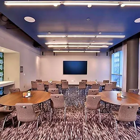 Aloft By Marriott Mag Mile Chicago