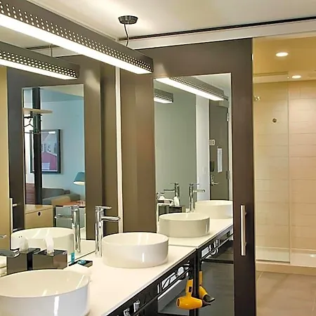 Aloft By Marriott Mag Mile Hotel