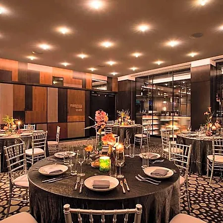 Hotel Emc2, Autograph Collection Chicago