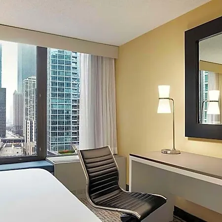 Hotel Doubletree By Hilton Magnificent Mile 4*