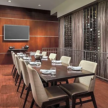 Hotel Courtyard By Marriott Downtown/magnificent Mile 3*
