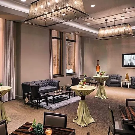 By Marriott Downtown/loop Chicago